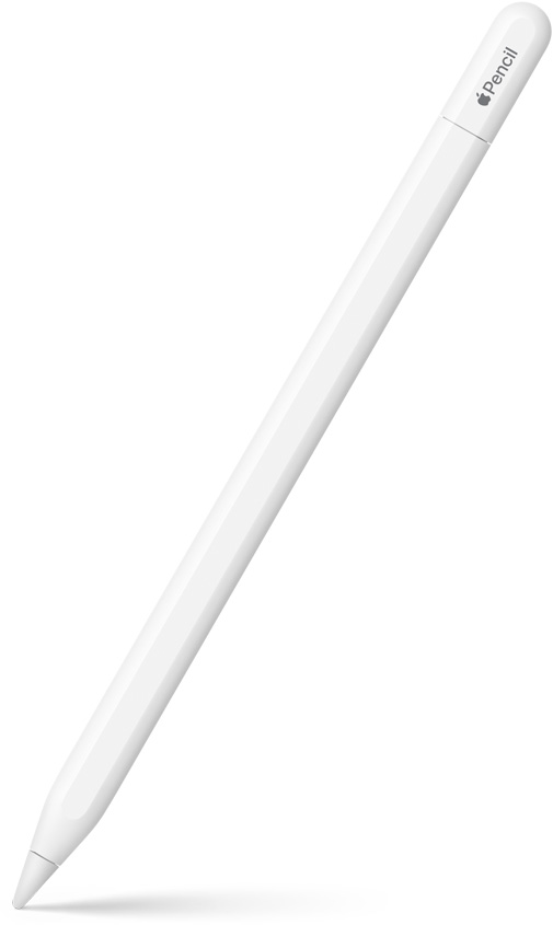 Olovka Apple Pencil USB‑C, uspravljena i nagnuta, s vrškom umjerenim nadolje. Gornji dio je zaobljen i pokazuje mjesto gdje se poklopac pomiče radi spajanja USB‑C kabla. Na vrhu su prikazani Appleov logotip i naziv proizvoda. Efekt sjene prikazan je na dnu.