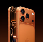 „iPhone 17 Pro“, kosminės oranžinės spalvos, nugarėlė iš kampo, „Pro Fusion“ kamerų sistema viršutinėje dalyje, kameros valdiklio mygtukas, priekis, viso ekrano dizainas, veiksmo ir garsumo mygtukai